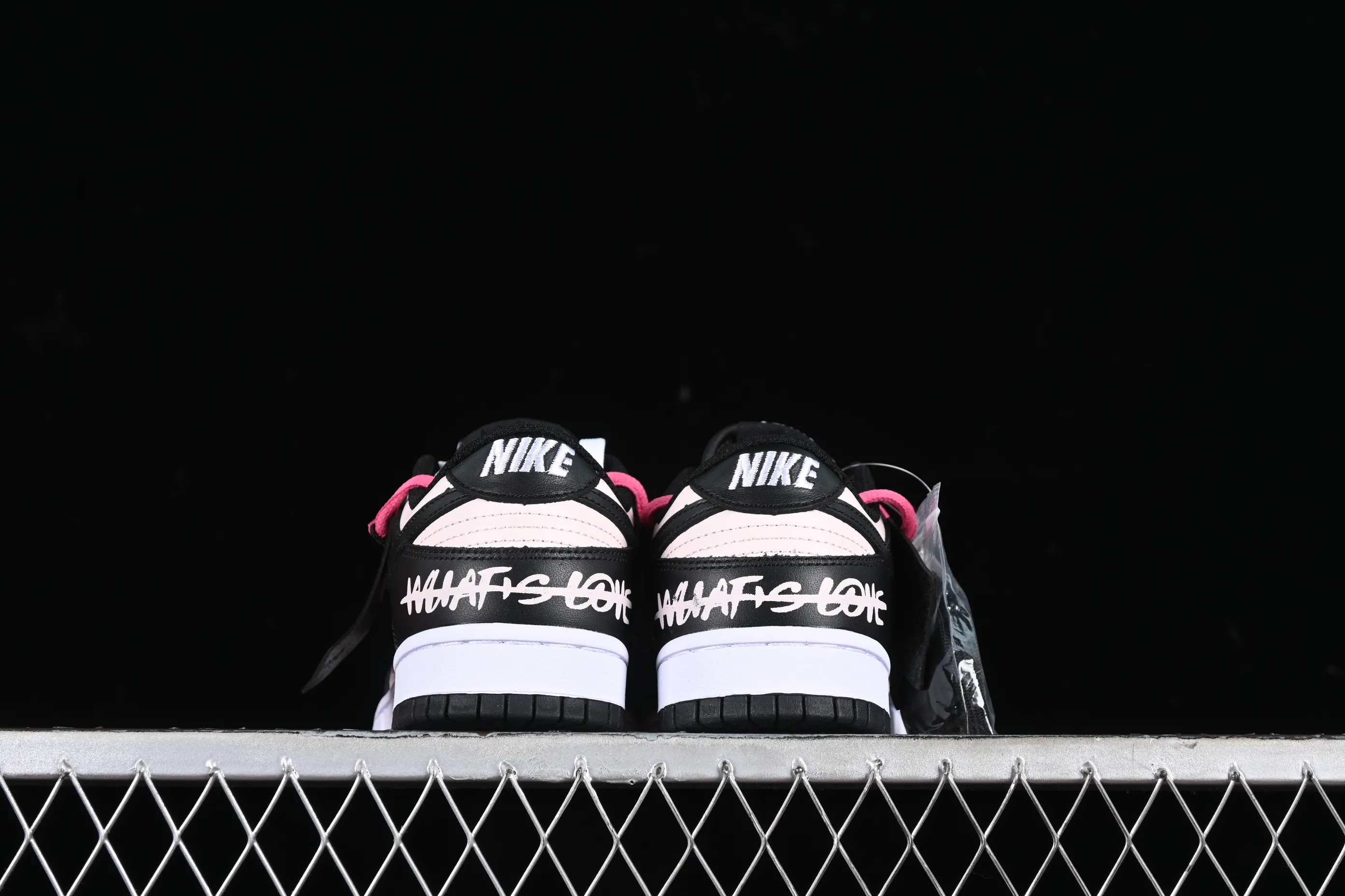 All categories Nk SB Dunk series Nk SB Dunk Low low-top sneakers Nk Dunk Low Raspberry Mousse Pink SB strap low-top casual sneakers CW1590-100